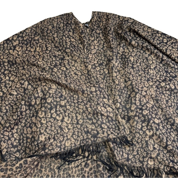 Black and Brown Animal Print Ruana Wrap Shawl Cape Jacket Outerwear One Size - Picture 7 of 9
